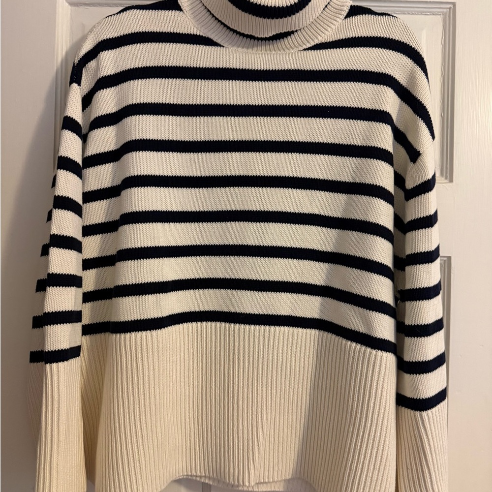 GAP Women’s Black and White Striped Turtleneck Sweater Size Small